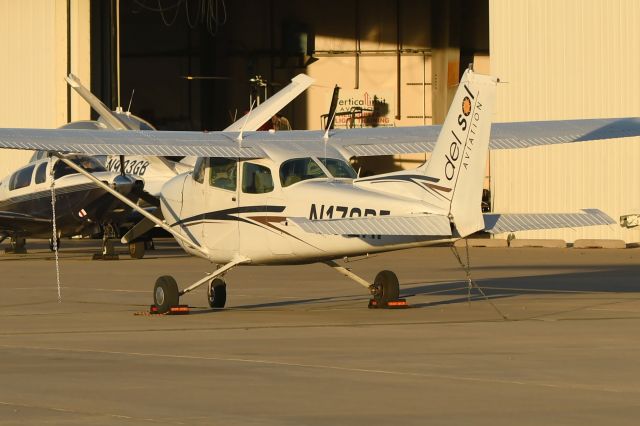 Cessna Skyhawk (N172RF)