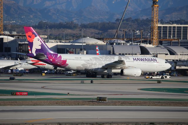 Airbus A330-200 (N388HA)