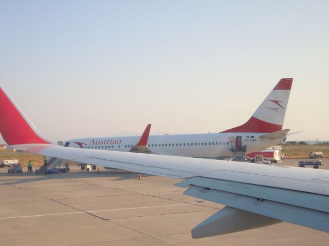 Boeing 737-800 (OE-LNJ)