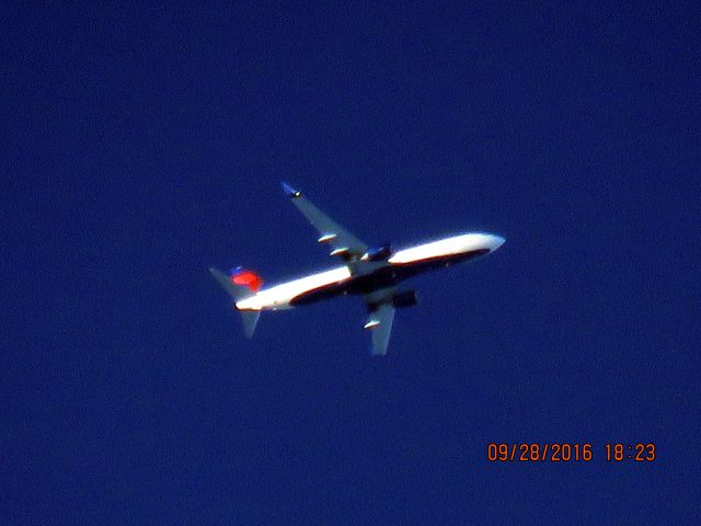 Boeing 737-900 (N815DN)