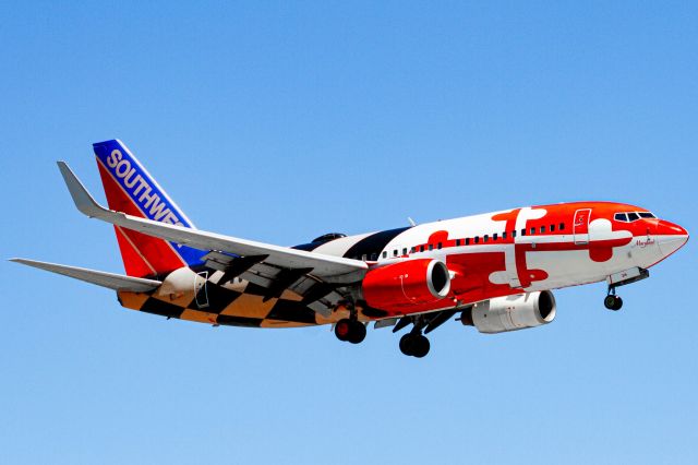 Boeing 737-700 (N214WN) - This is the Maryland One livery from Southwest.