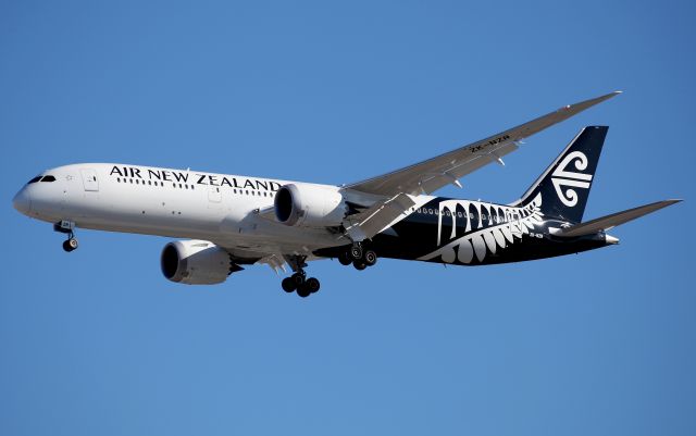 ZK-NZR — - Short Final to Rwy 16R