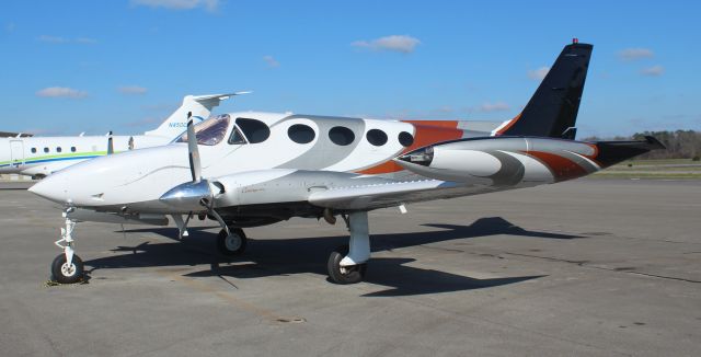 Cessna 340 (N6582) - A 1976 model Cessna 340A on the ramp at Pryor Field Regional Airport, Decatur, AL - January 4, 2022.