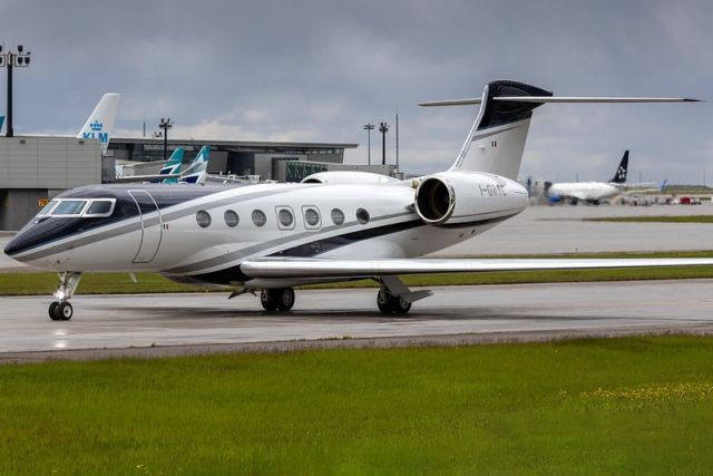 GULFSTREAM AEROSPACE G-7 Gulfstream G600 (I-GATC) - AIRCAI004 taxiing in after arriving from LIRA.