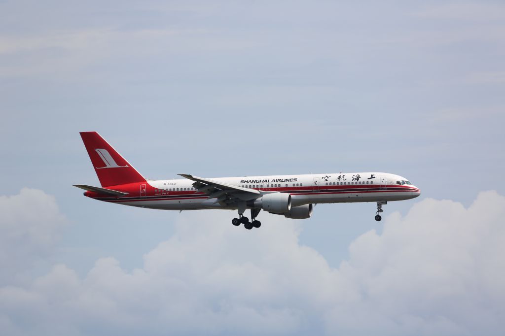 Boeing 757-200 (B-2843)