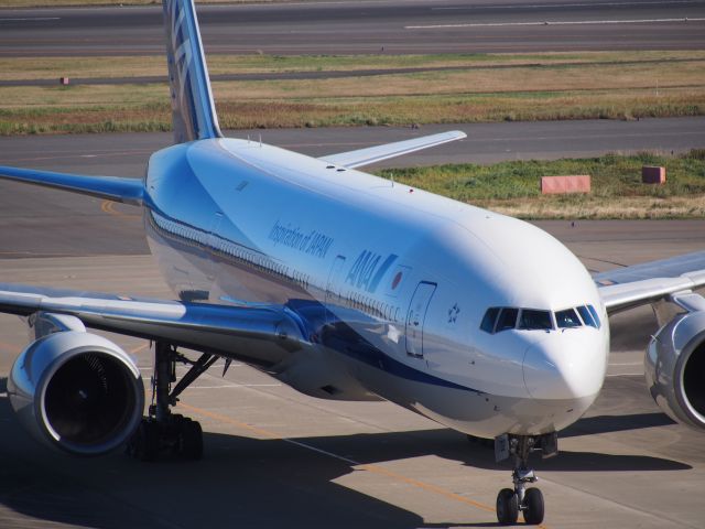 Boeing 777-200 (JA702A)