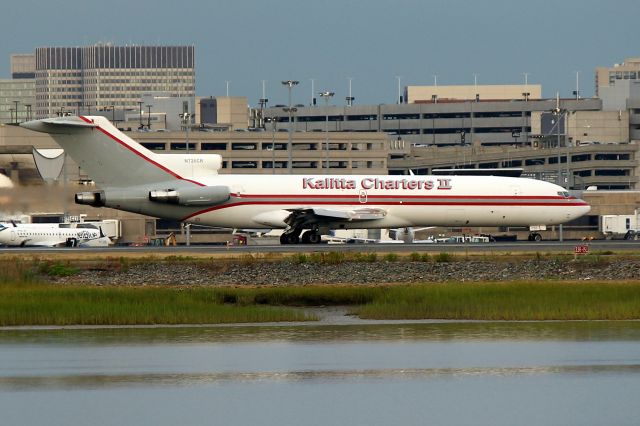 BOEING 727-200 (N726CK) - Kalitta 976 from Nashville taxiing on 4R