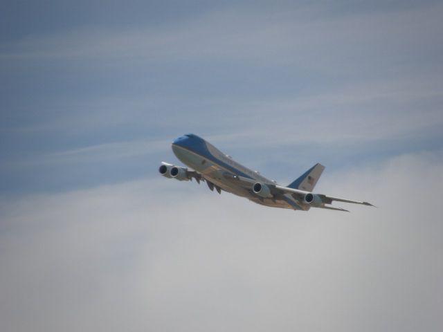 Boeing 747-200 (82-8000) - AF1 departure from 2022 Madrid's NATO summit 