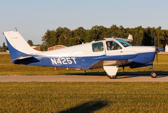 Beechcraft Bonanza (33) (N425T)