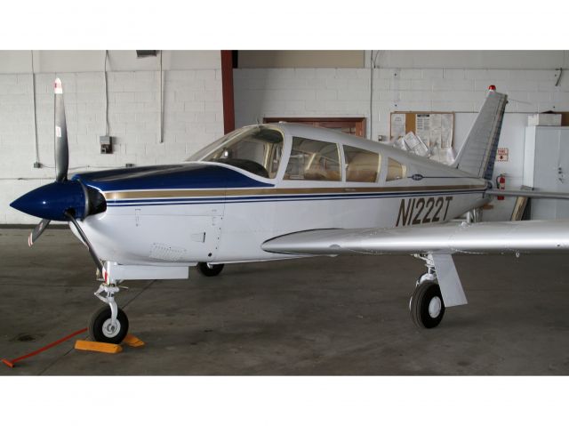 Piper Cherokee Arrow (N1222T)