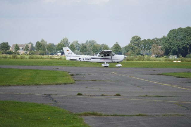 D-ESAA — - Take Off Restautant