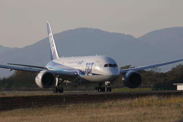 Boeing 787-8 (JA818A) - 15 October 2016:HKD-HND.