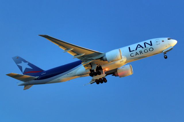 Boeing 777-200 (N776LA)