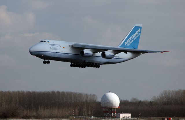 Antonov An-124 Ruslan (UR-82009)