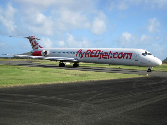 McDonnell Douglas MD-80 (8P-IGB)