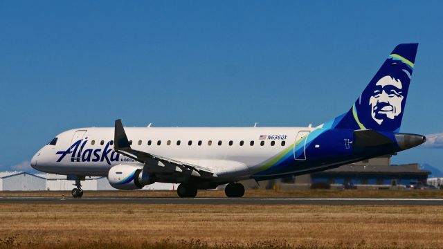 Embraer 175 (N636QX) - QXE2050 on its takeoff roll on Rwy 34L from KPAE to KLAS on 7.25.21. (#N636QX / E175LR / msn 17000749).