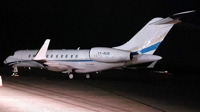 Bombardier Global 5000 (7T-RUS) - Global 5000 7T-RUS  by car headlights 17 Dec 2018