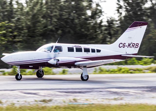 Cessna 402 (C6-KRB)