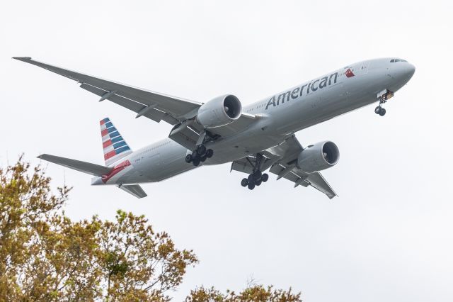 BOEING 777-300ER (N719AN) - Finally got a picture of a Boeing 777-300ER coming MLB over our street.