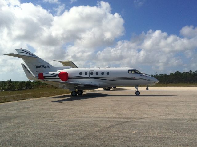 Hawker 800 (N405LA)