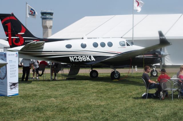Beechcraft King Air 90 (N296KA)