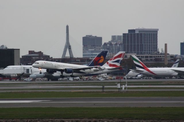 Boeing 757-200 (N675DL)