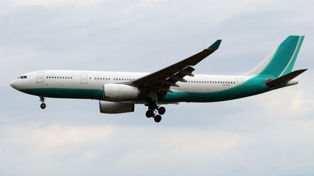 Airbus A330-200 (CS-TFZ)