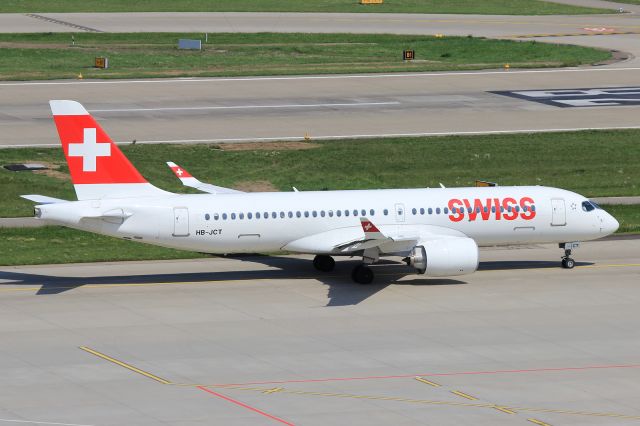 Airbus A220-300 (HB-JCT)