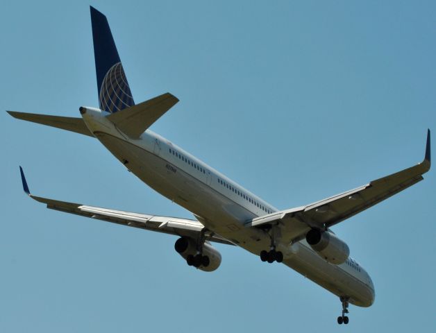 BOEING 757-300 (N57868)