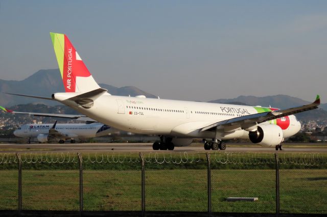 Airbus A330-300 (CS-TUL)