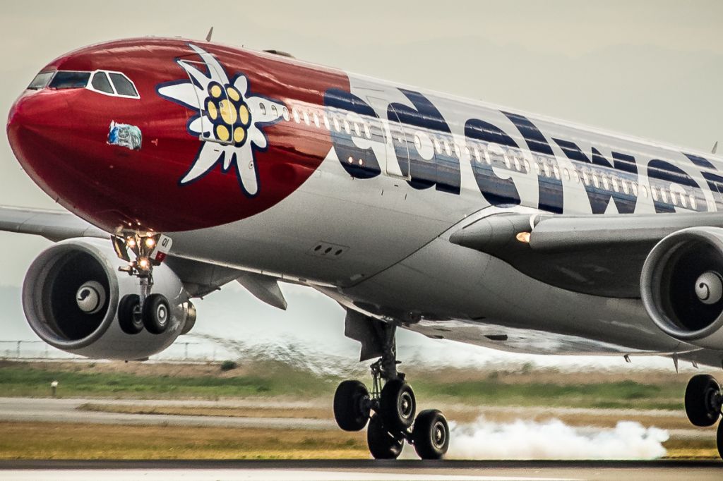 Airbus A330-200 (HB-IQI) - WK10 from Zurich