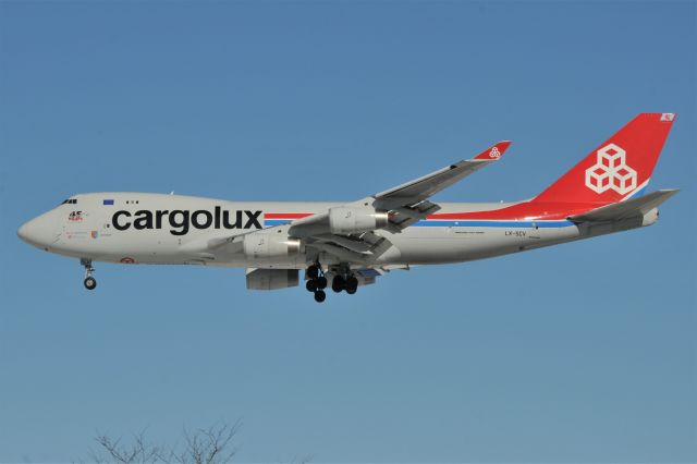 Boeing 747-400 (LX-SCV)