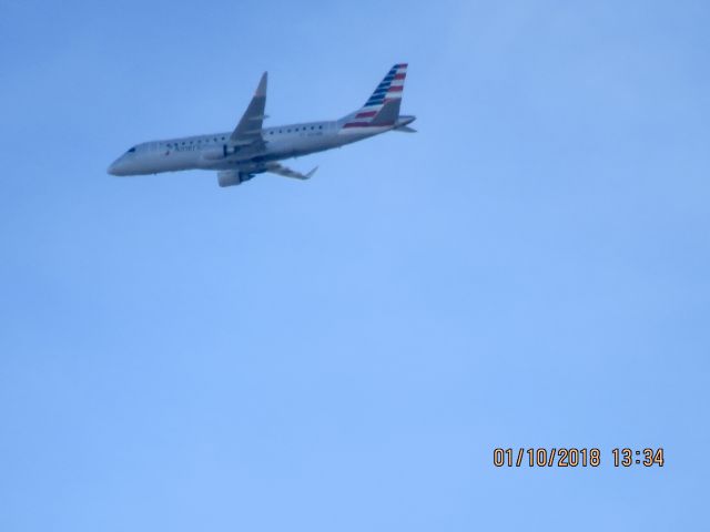 Embraer 175 (N254NN)