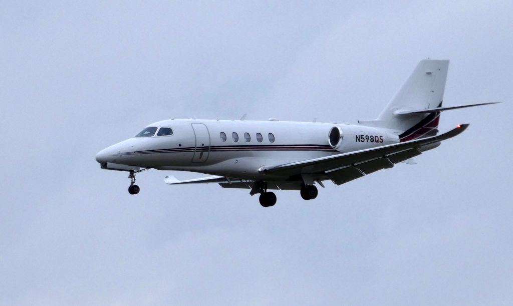 Cessna Citation Latitude (N598QS) - On final is this 2018 Cessna Citation Latitude 680A in the Autumn of 2019.