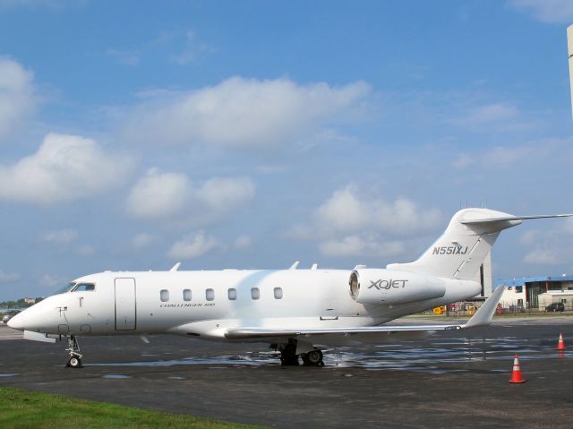 Bombardier Challenger 300 (N551XJ) - Large cabin jet.