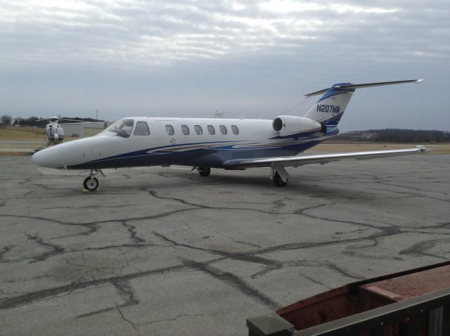 Cessna Citation CJ2+ (N207MM) - dont ask how this go upside down