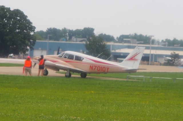 Piper PA-30 Twin Comanche (N7010Y)