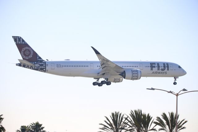 Airbus A350-900 (DQ-FAJ)