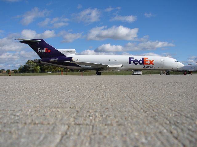 BOEING 727-200 (N467FE)