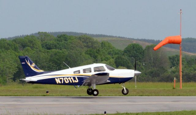 Piper Cherokee (N7011J)