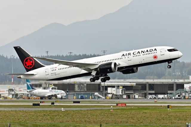 Boeing 787-9 Dreamliner (C-FVLX)
