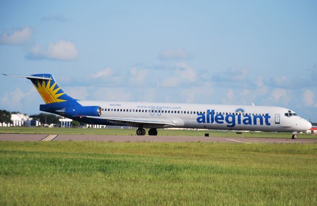 McDonnell Douglas MD-83 (N407NV) - 7/27/14