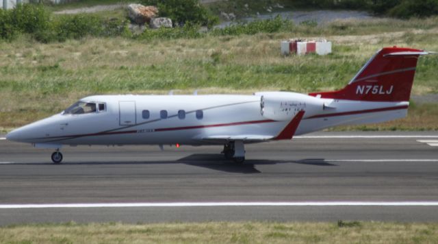 Learjet 55 (N75LJ)