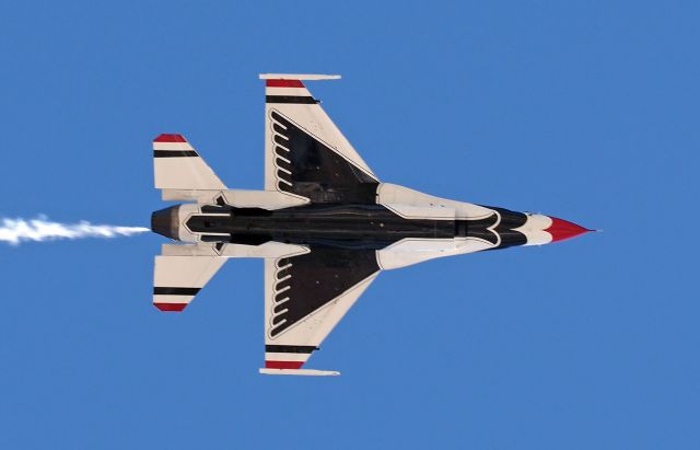 — — - USAF Thunderbird at 2017 Daytona 500