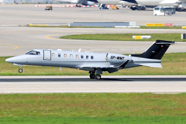 Bombardier Learjet 75 (SP-WMT)