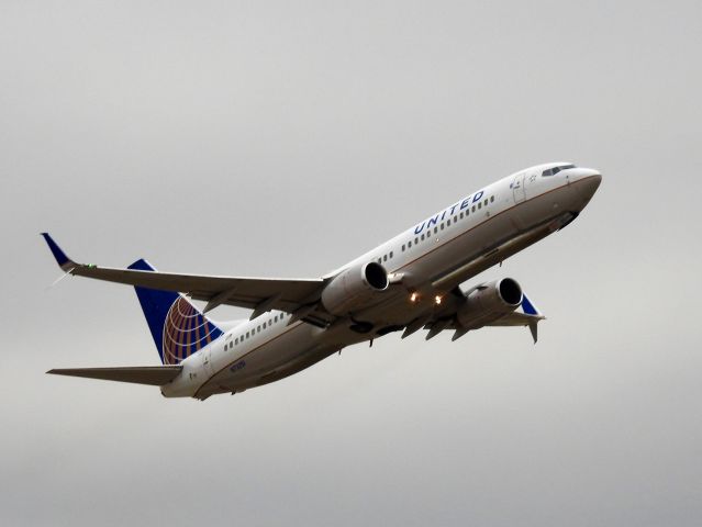 Boeing 737-800 (N73251) - UAL1968 PHL-DEN