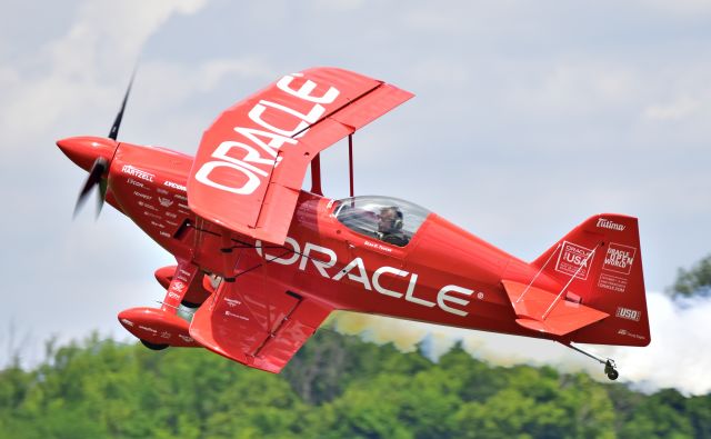 — — - Sean D Tucker performing at the 2017 Vectren Dayton Airshow