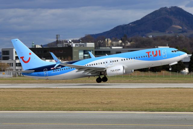 Boeing 737-800 (G-TAWW)