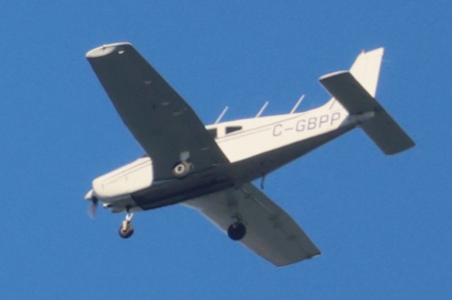Piper Cherokee (C-GBPP) - C-GBPP Piper PA-28 Cherokee Warrior École de Pilotage St-Hubert Inc. Survolant la ville de Lavaltrie QC. le 07-05-2024 à 17:55
