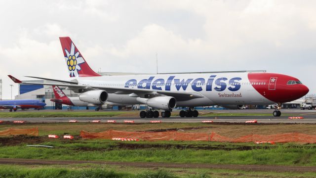 Airbus A340-300 (HB-JMG) - Landing in SJO